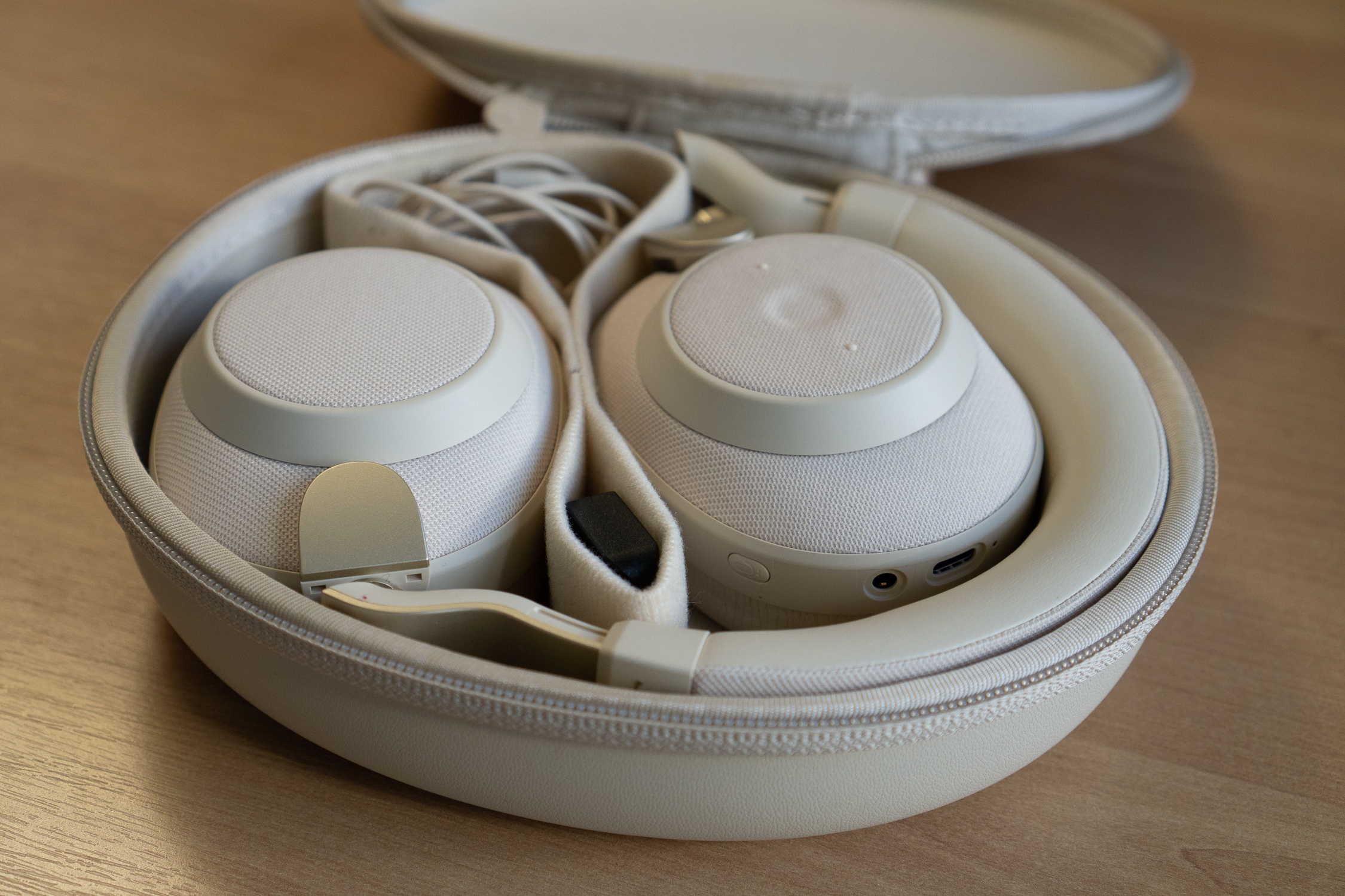 Jabra Elite 85h: Another pair of over-ear headphones with