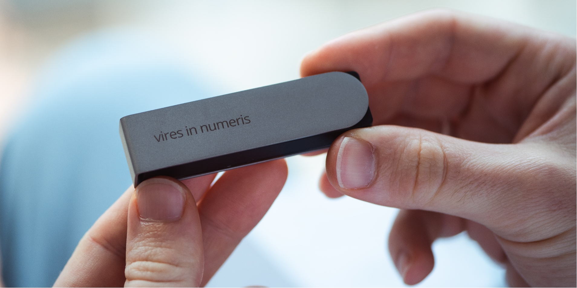 Review: Das Krypto-Wallet Ledger Nano X im Test - Digitec