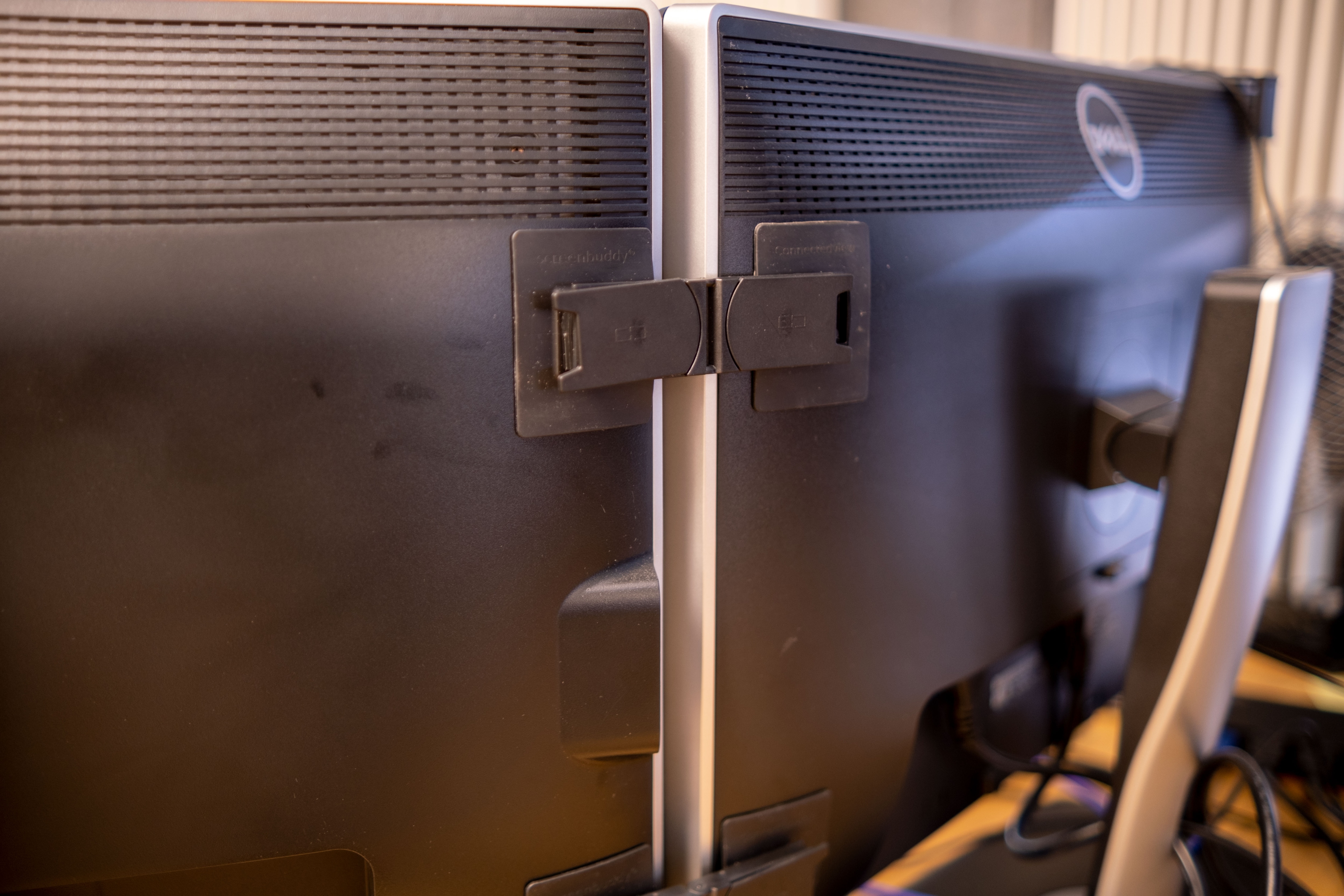 Stop your monitors from slipping with the ConnectedView