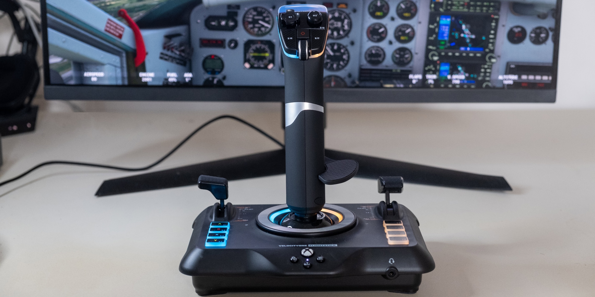 VelocityOne Flightstick review: a stick to get you by - Digitec