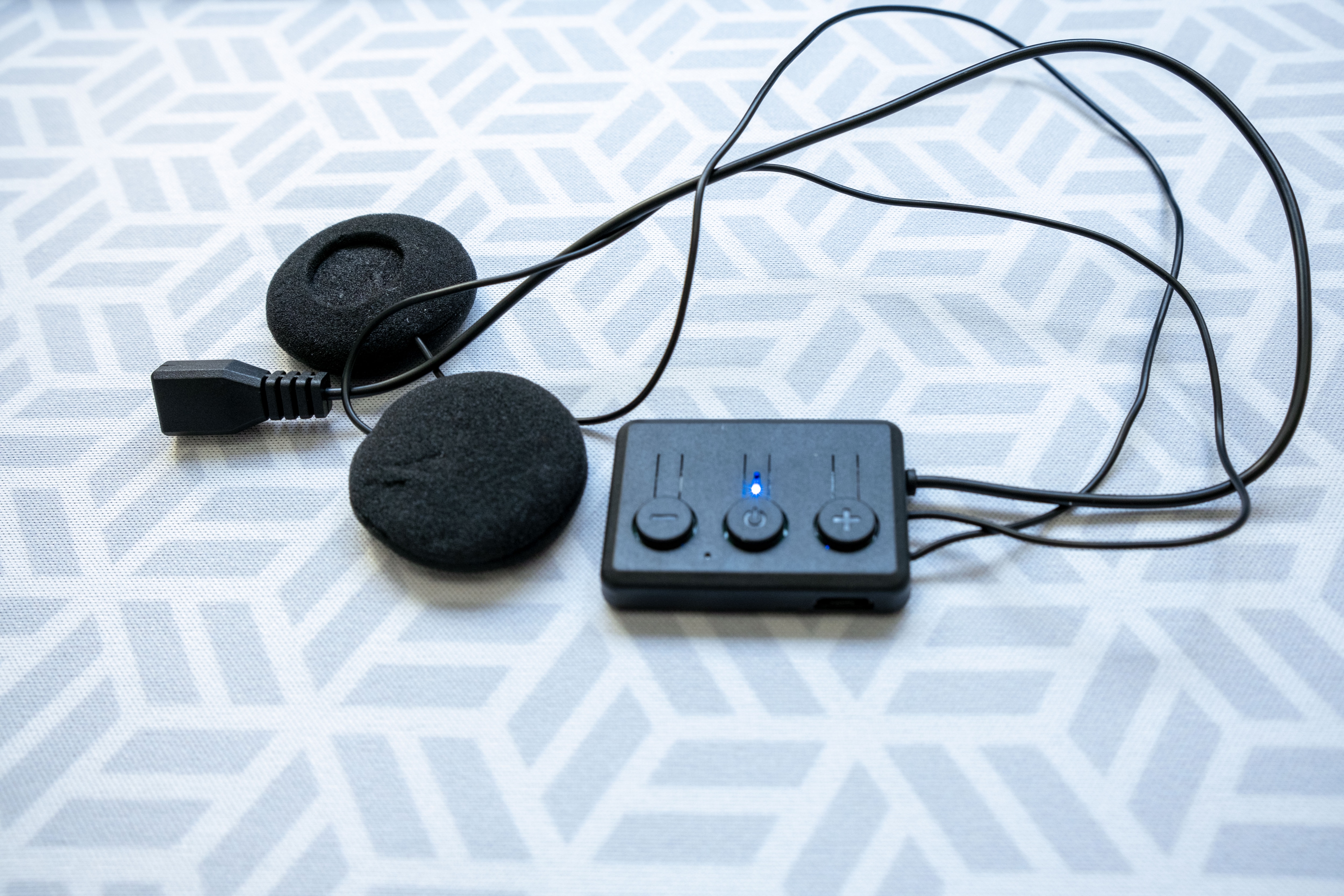 Fascia Bluetooth Per Dormire Con Altoparlanti Sottili – Maschera Inclusa – Morbida, Regolabile, Batteria 12 Ore – Regalo Per Uomo E Donna