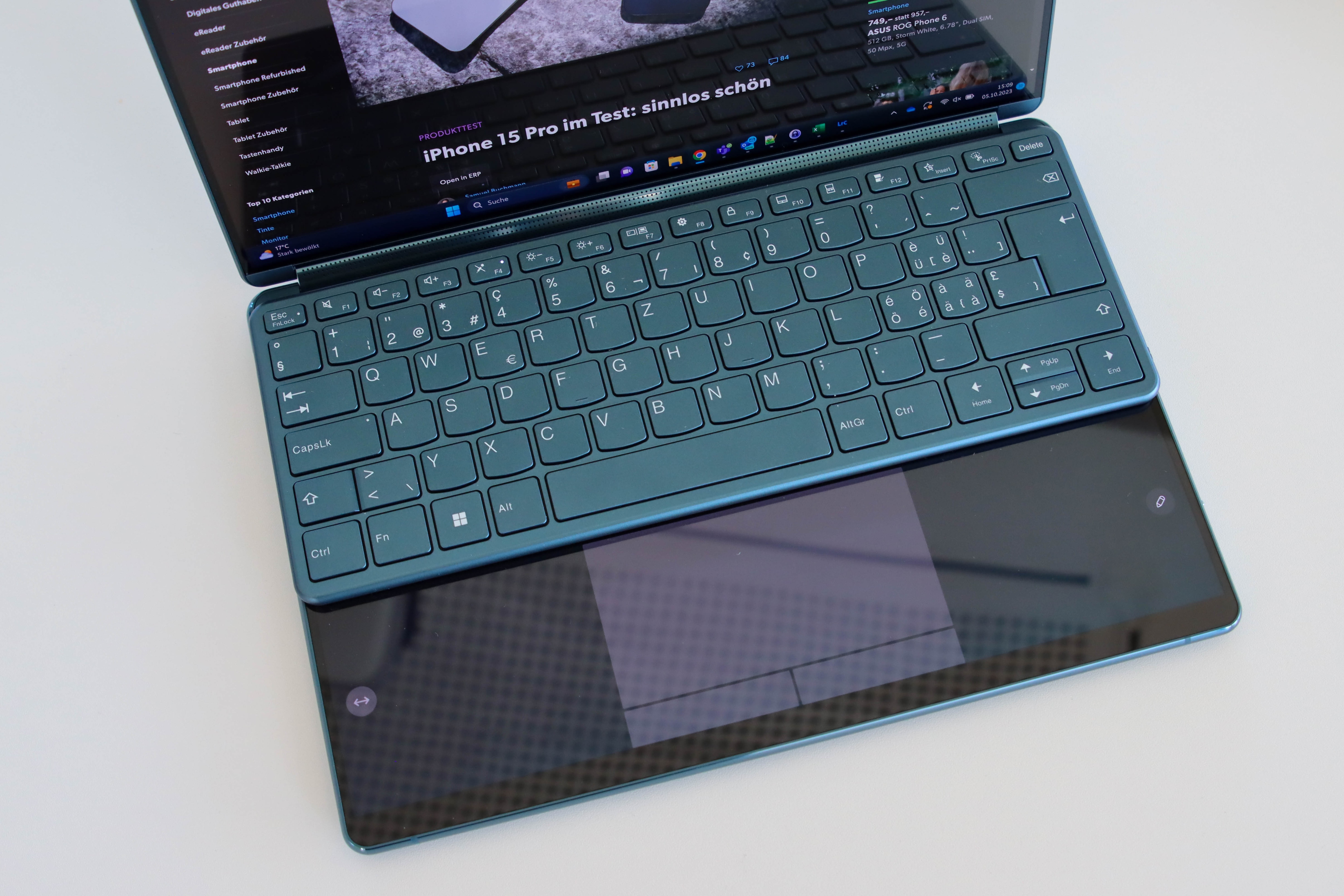 Lenovo Yoga Book 9 im Test: Zwei Displays fr unterwegs - Digitec Lenovo Yoga Book 9 im Test: Zwei Displays fr unterwegs - Digitec