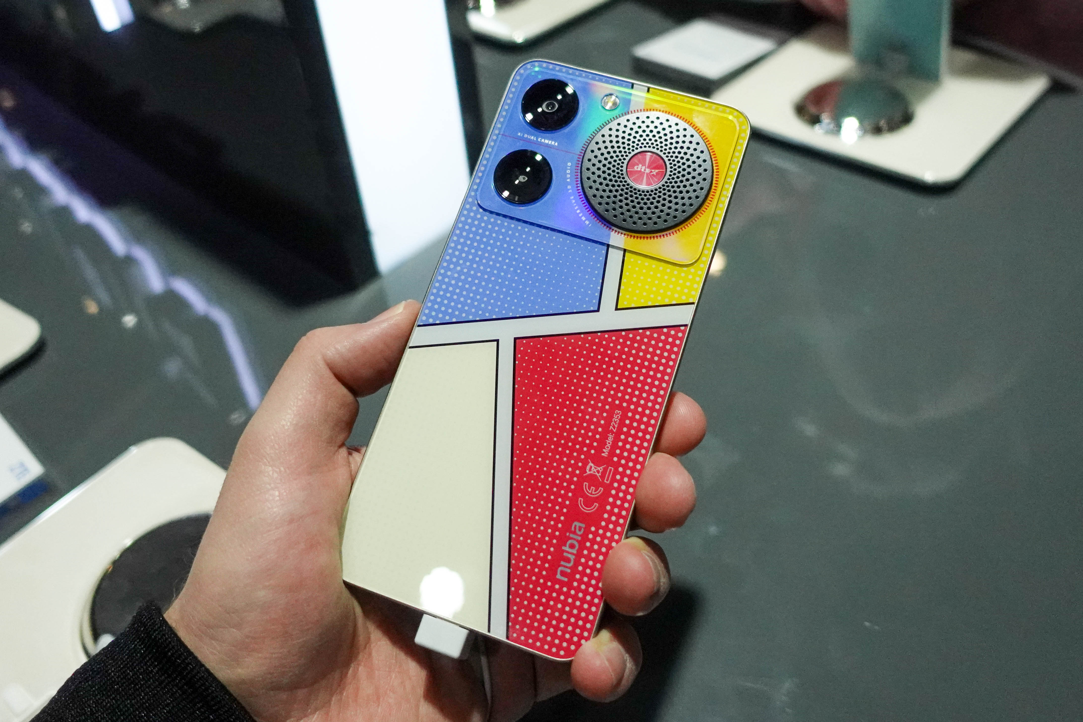 MWC 2024: Is the Nubia Music the world's loudest smartphone? - Digitec