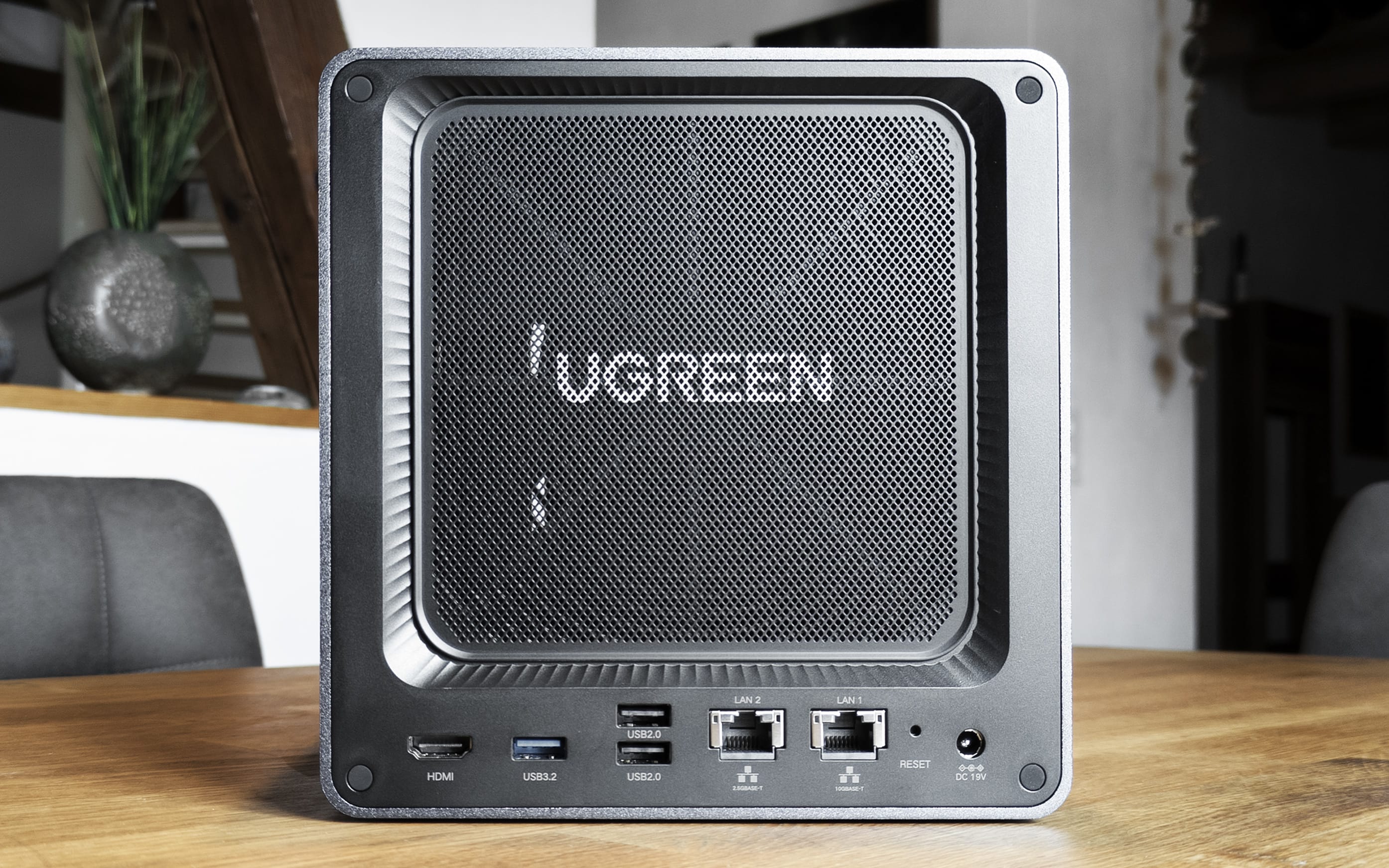 【未開封】UGREEN NASync DXP4800 Plus NAS UGREEN 4ベイ NASストレージ - 136TB超大容量と高速10GbE転送