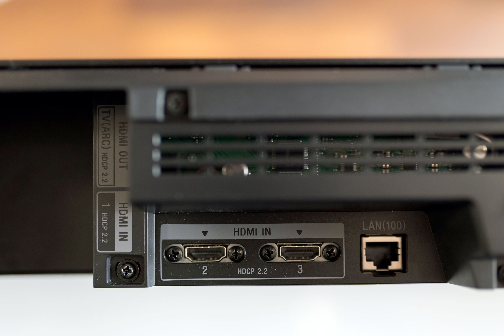 Sony HT-ST5000: Heavy box with even more oomph - Digitec