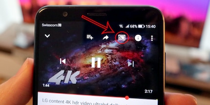 Le rectangle avec des petites ondes en bas à gauche: ce bouton vous permet de diffuser le contenu de votre téléphone sur un appareil du même réseau.