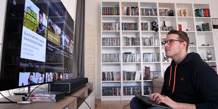 Non è necessario avere un aspetto così concentrato quando ti diverti su YouTube.