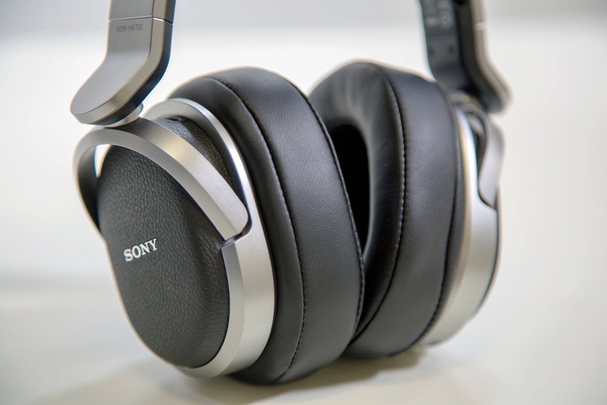 9.1 wireless surround headphones: eargasm at its finest