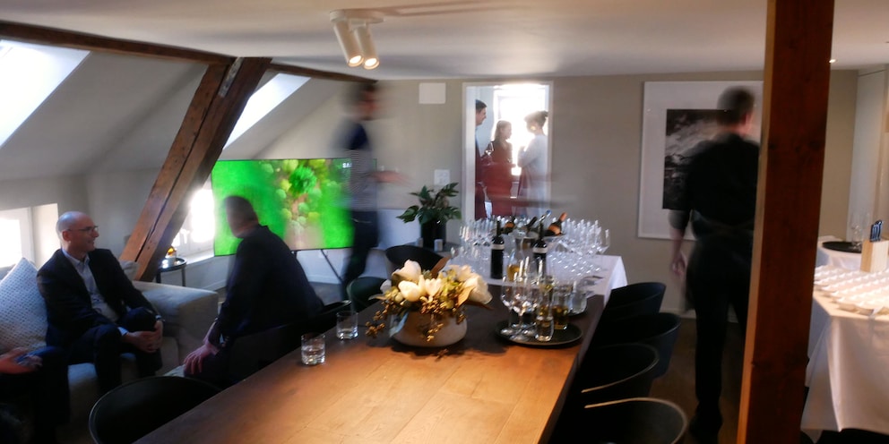 Der Launch-Event findet in einer stylischen Loft-Suite im Zürcher Niederdorf statt.