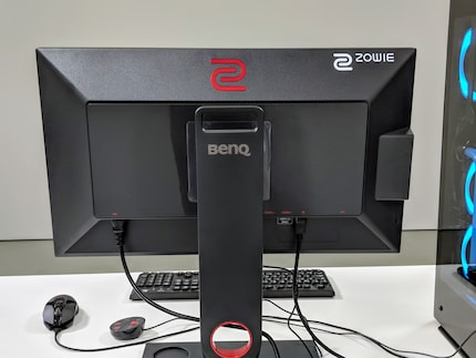 Der XL2546 setzt auf schlichtes, aber funktionales Design.