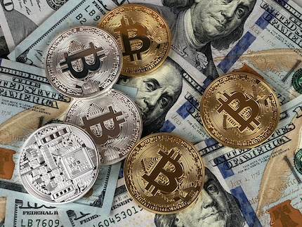 Even finance giants are now investing in digital currencies.