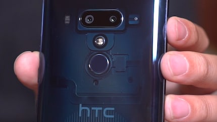 Le design transparent est particulier mais plutôt cool.