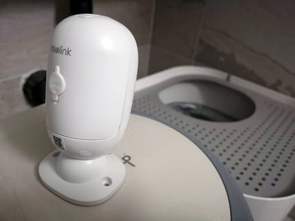 Die Toilette im Blick – hier habe ich übrigens die Sirene abgestellt, schliesslich soll die Katze ihr Geschäft weiterhin hier verrichten.