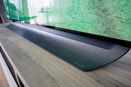 The stand is not only aesthetically pleasing, it also ensures good sound.