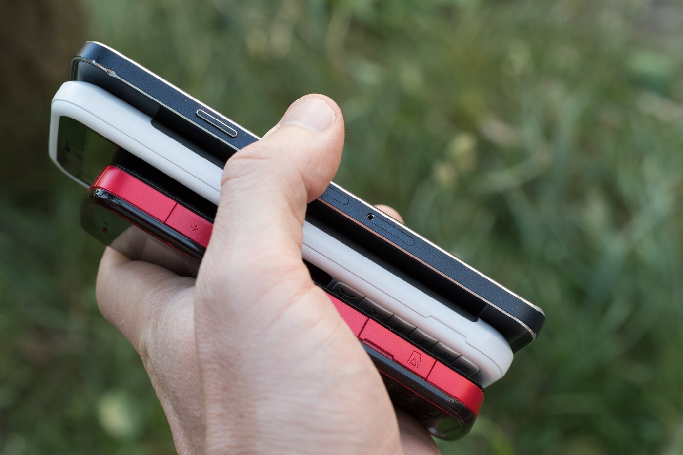 A dumbphone with WhatsApp putting the Smilyphone to the test digitec