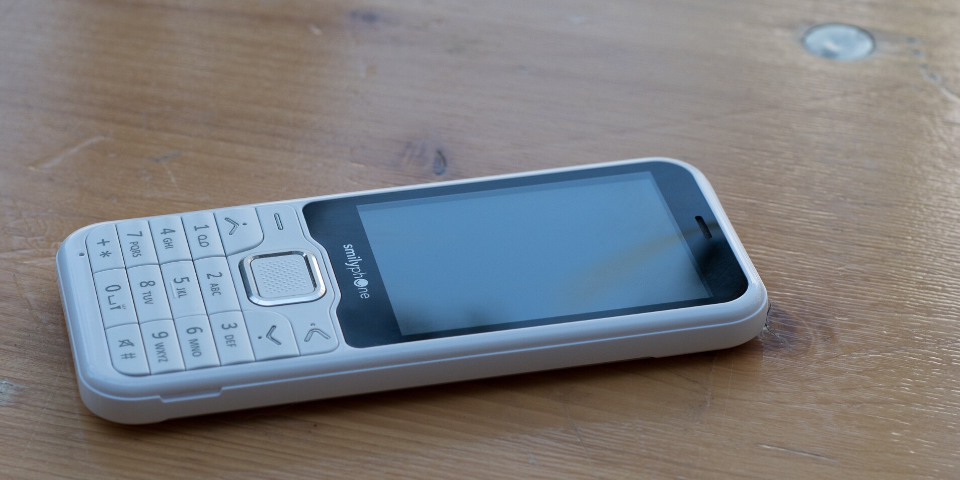 Un dumbphone avec WhatsApp – le Smilyphone à l'essai - digitec