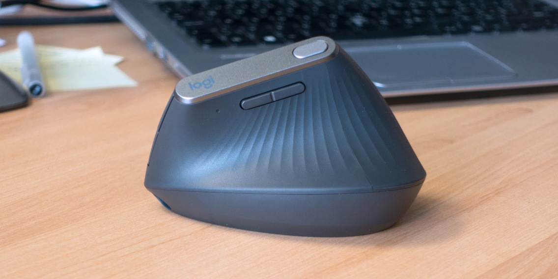 Logitech MX Vertical: The handshake mouse - Digitec