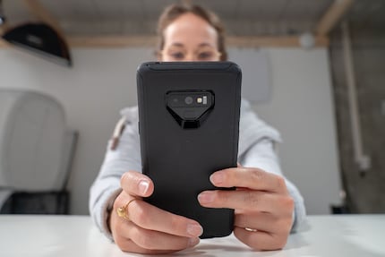 Die Otterbox macht das Phone zwar massig, aber kaputt geht es nicht