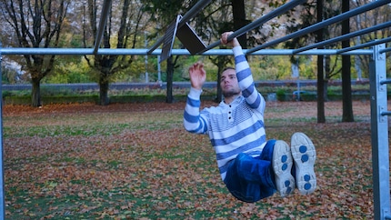 during calisthenics training – the Yoga C930 shows maximum flexibility in life.