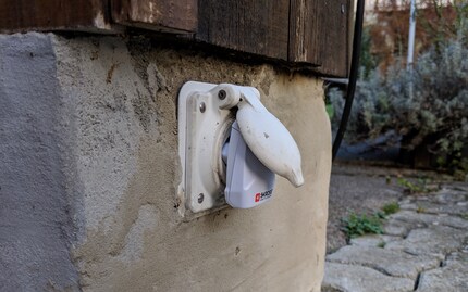 Nicht der typische Ort für einen USB-Adapter.