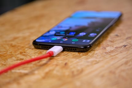 Grazie alla tecnologia di ricarica rapida, la batteria torna al 100% in meno di un’ora