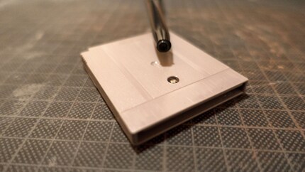Purtroppo, anche l'uso di una penna a sfera al posto del cacciavite non è una buona idea.