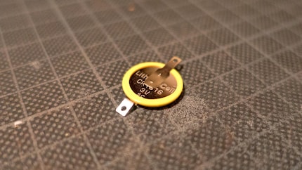 Le batterie a bottone possono essere acquistate anche con linguette di saldatura. Spero siano presto disponibili anche nel nostro negozio.