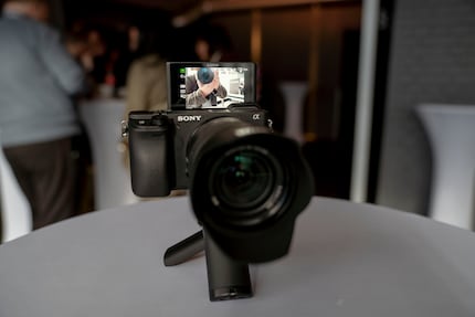 L'a6400 est compact et léger