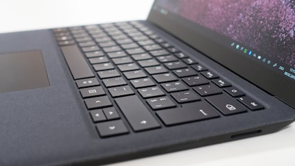 Die Tastatur wurde gegenüber dem ersten Surface Laptop etwas leiser.