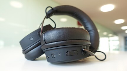 Micro-USB-Ladeanschluss, Bluetooth-Power-Taste, Status-LED, Bluetooth-Lautstärke-Tasten