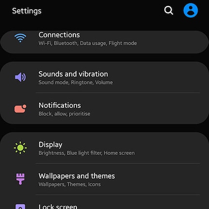 The settings screen on Samsung’s One UI... 
