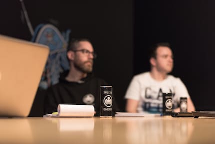 Nicht besonders gut, aber hält wach: Der Team Spectre Energy Drink