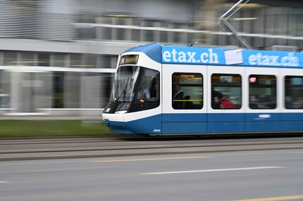 1/15 Sekunde war hier kurz genug: Der vordere Teil des Trams ist scharf.