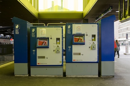 Am SBB-Automaten kannst du Bitcoin beziehen