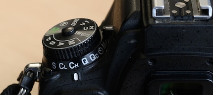 Le mode de prise de vue est ici réglé sur C(H), soit une fréquence de prise de vue en continu élevée. Comme cela se fait par molette, ce n'est pas enregistré dans le mode utilisateur.