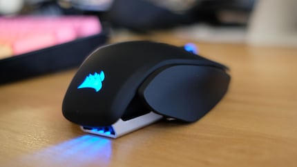 Je nach Position der Finger ist die M65 nur mässig bequem.