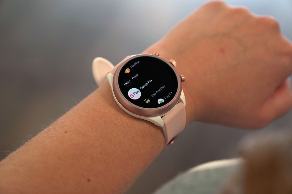 Smartwatches sollen mit dem Smartphone dereinst das Portemonnaie ersetzen