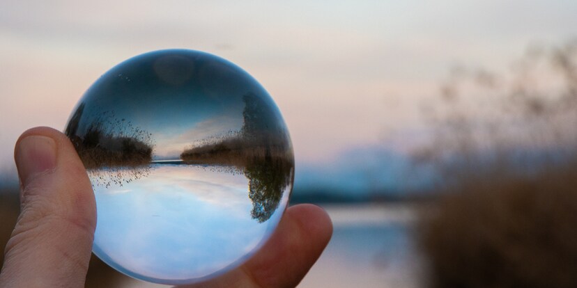 Lensball: Ein Blick in die Glaskugel