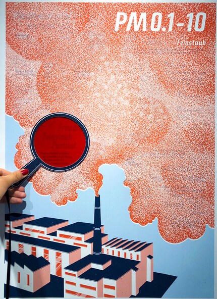 The red lens to reveal the harmful substance. Photo: Gioia Loretz