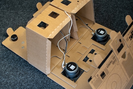 Berlin Boombox: a silent carboard box – for now.