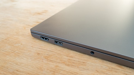 HDMI, USB 3.0 Typ-A und 3.5-mm-Kombi-Klinkenanschluss