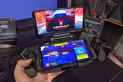 Con i controller Kunai nel TwinView Dock.