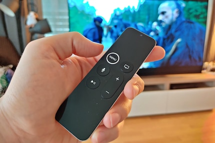 La télécommande Apple est minimaliste, mais fonctionnelles.