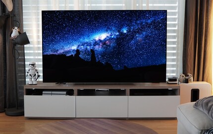 Les images sombres - c'est là que les points forts des téléviseurs OLED sont les plus visibles.