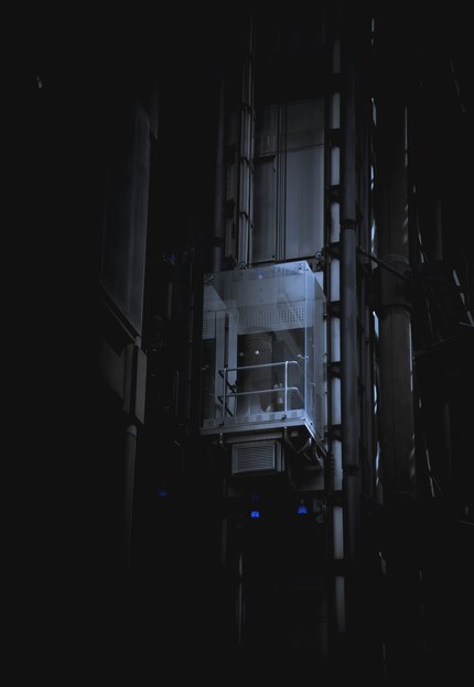 Lift into space von Samuel Betschart