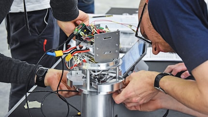 Alles – bis auf das Triebwerk – ist Eigenentwicklung; selbst das Luftbremssystem.