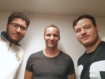Viktor, ein sichtlich verlegener Editor und David
