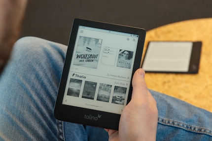 The speed is good when turning pages, but it takes some getting used to in the menu or when selecting books.
