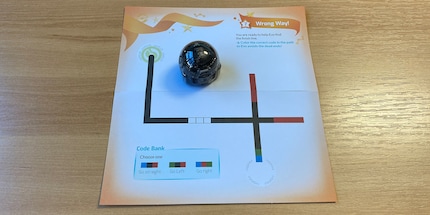 Con gli Experience Packs, invii Ozobot in una missione di apprendimento della codifica dei colori.