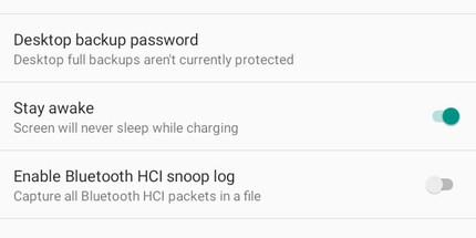 «Stay awake» häkeeps your screen active as long as a power cable is connected